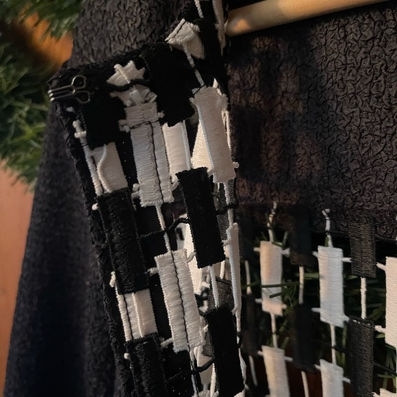 CHICO’s (size 1/med) 3/4 black & white pattern blazer/jacket/coat black/white. - Picture 6 of 12